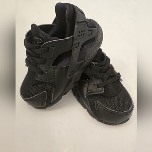 Nike Kids Black Athletic Sneakers